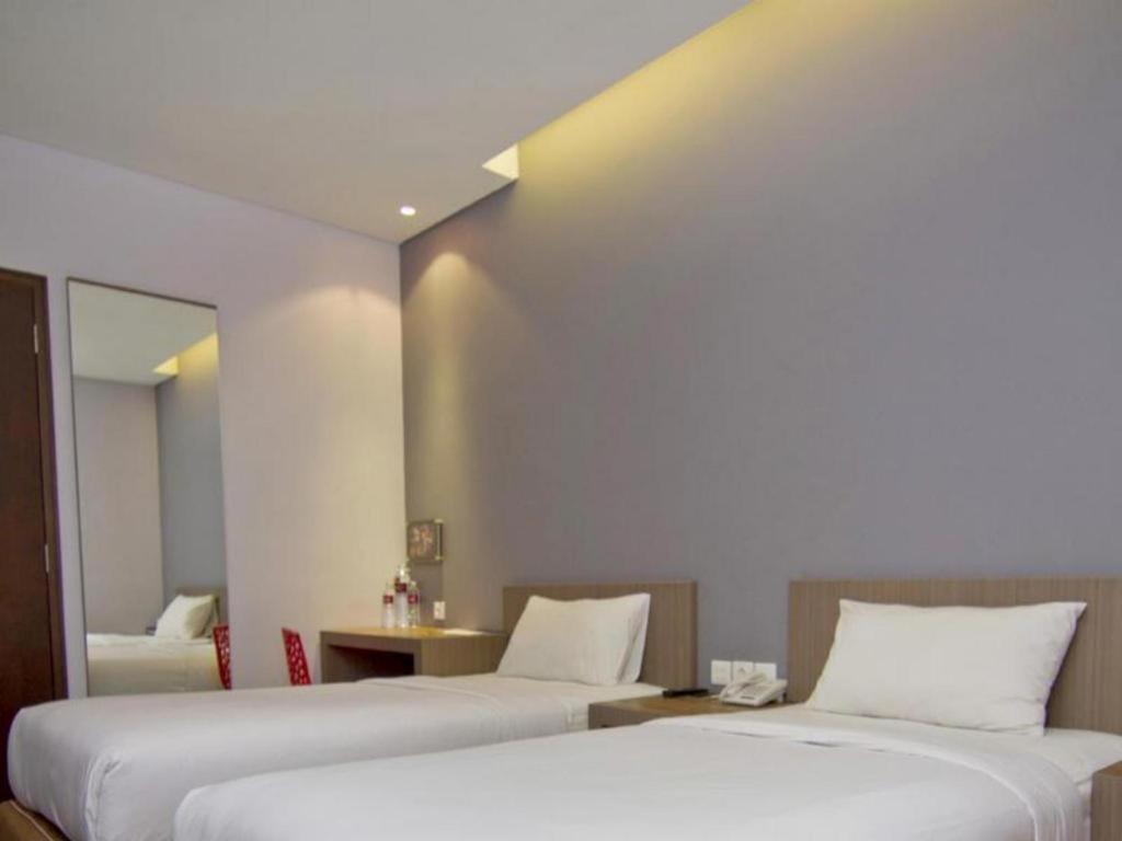 Plan B Hotel Padang  Eksteriør bilde