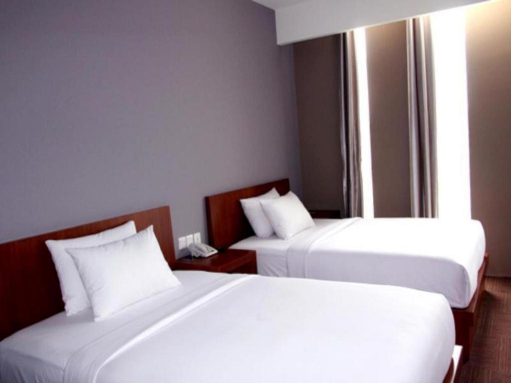 Plan B Hotel Padang  Eksteriør bilde