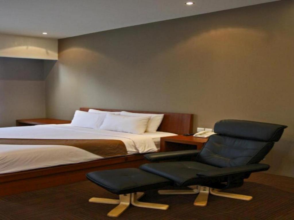 Plan B Hotel Padang  Eksteriør bilde