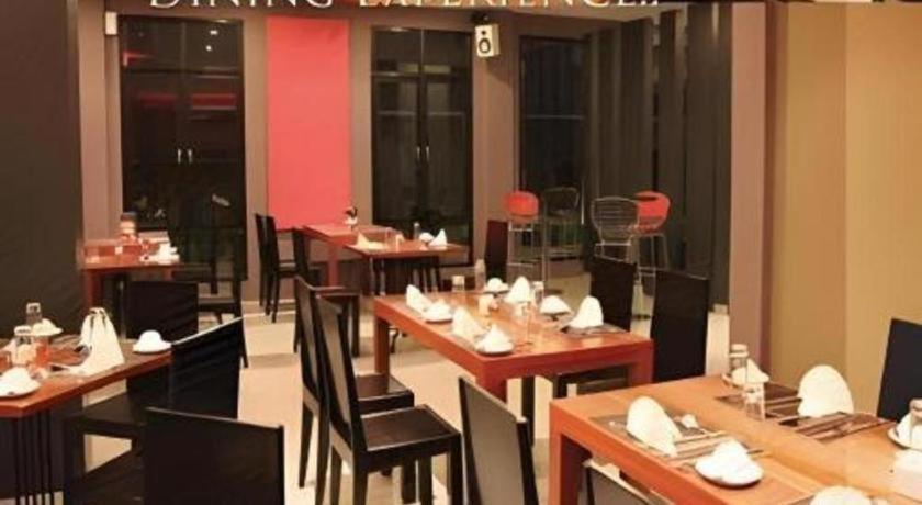 Plan B Hotel Padang  Eksteriør bilde
